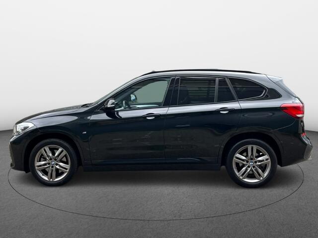 BMW X1 xDrive20i High Executive Aut. M-pakket Panoramadak