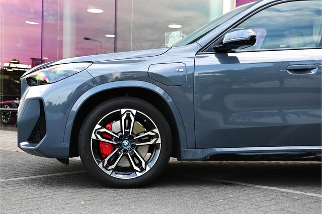 BMW X1 xDrive30e M Sport Automaat / Sportstoelen / M Adaptief onderstel / Massagefunctie / Comfort Access / Adaptieve LED / Head-Up / Harman-Kardon / Live Cockpit Professional