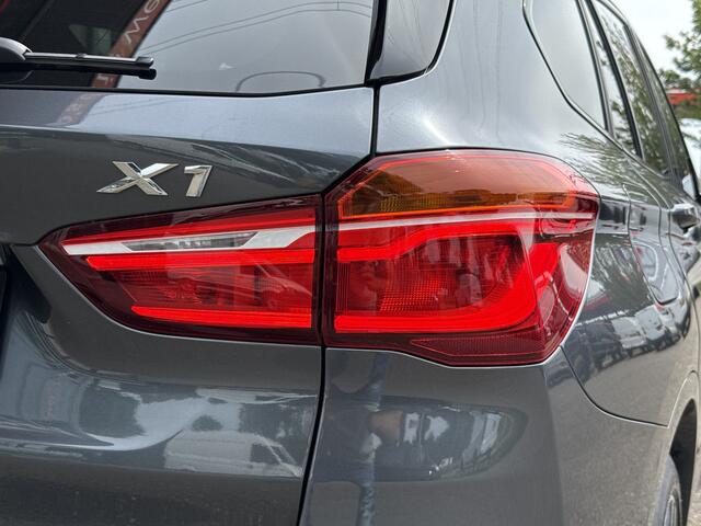 BMW X1 sDrive20i High Executive M-Sport | 1e Eig | Dealer OH | Head-up | Trekhaak | Leder