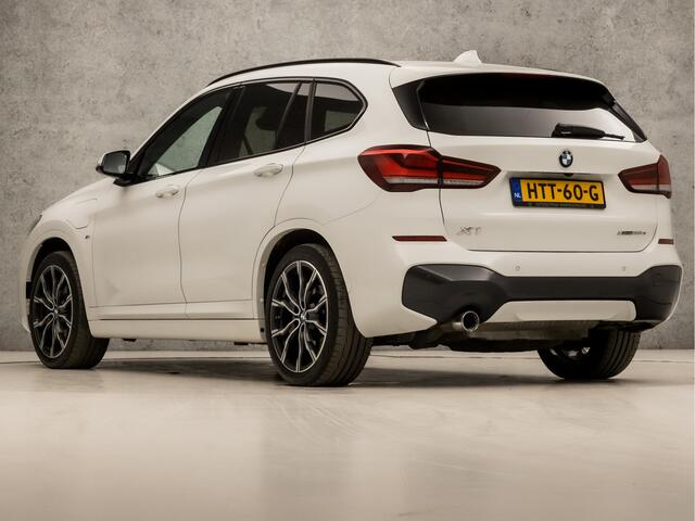BMW X1 xDrive25e M Sport 221Pk Automaat (PANORAMADAK, M PAKKET, GROOT NAVI, MEMORY SEATS, CAMERA, DEALER ONDERHOUDEN, LEDER, ELEK ACHTERKLEP, GETINT GLAS, NIEUWSTAAT)