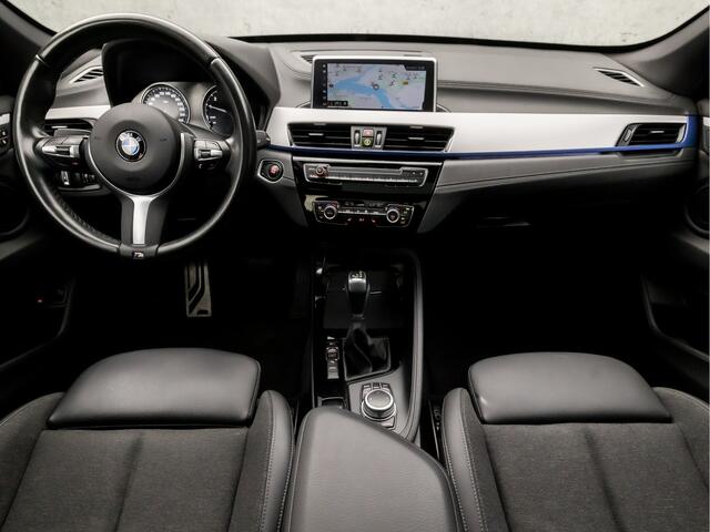 BMW X1 xDrive25e M Sport 221Pk Automaat (PANORAMADAK, M PAKKET, GROOT NAVI, MEMORY SEATS, CAMERA, DEALER ONDERHOUDEN, LEDER, ELEK ACHTERKLEP, GETINT GLAS, NIEUWSTAAT)