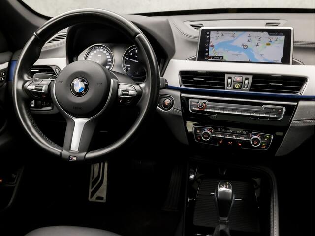 BMW X1 xDrive25e M Sport 221Pk Automaat (PANORAMADAK, M PAKKET, GROOT NAVI, MEMORY SEATS, CAMERA, DEALER ONDERHOUDEN, LEDER, ELEK ACHTERKLEP, GETINT GLAS, NIEUWSTAAT)