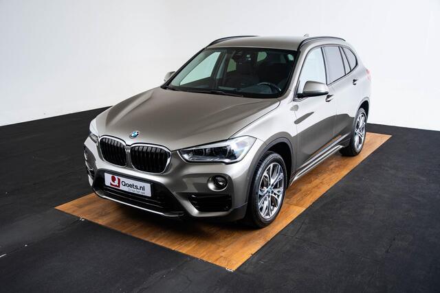 BMW X1 sDrive20i High Executive Model Sport - Elektrische stoelverstelling - Head-up - Camera - Driving Assistant - Lendensteun - Navigatie Plus - HiFi System