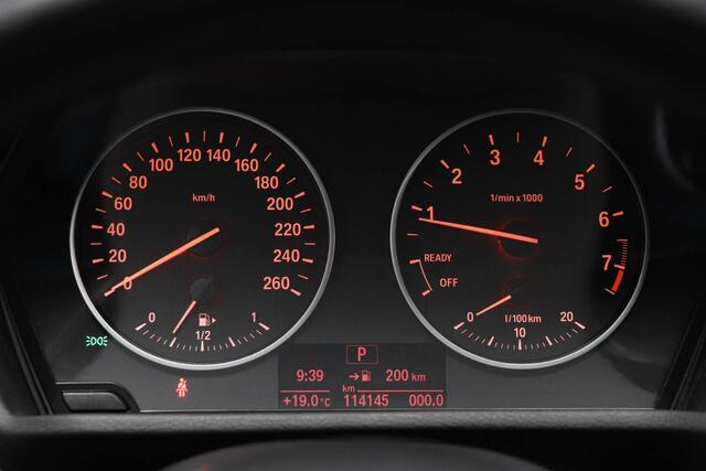 BMW X1 sDrive18i High Executive | SPORT LINE PACK | STOELVERWARMING | NAVIGATIE | 18"