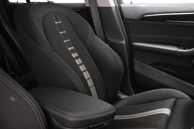 BMW X1 sDrive18i High Executive | SPORT LINE PACK | STOELVERWARMING | NAVIGATIE | 18"