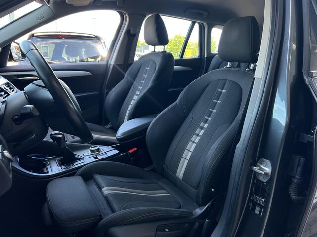 BMW X1 sDrive18i Centennial High Executive NL AUTO | CAMERA | STOELVERW | NAVI | TREKHAAK |
