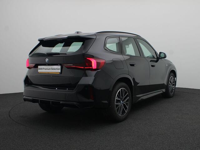 BMW X1 xDrive25e M Sportpakket | M Adaptief onderstel | Achteruitrijcamera | Parking Assistant | 18''