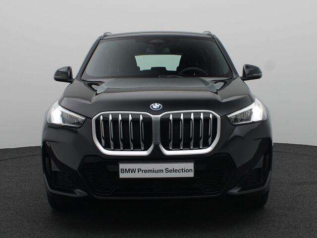 BMW X1 xDrive25e M Sportpakket | M Adaptief onderstel | Achteruitrijcamera | Parking Assistant | 18''