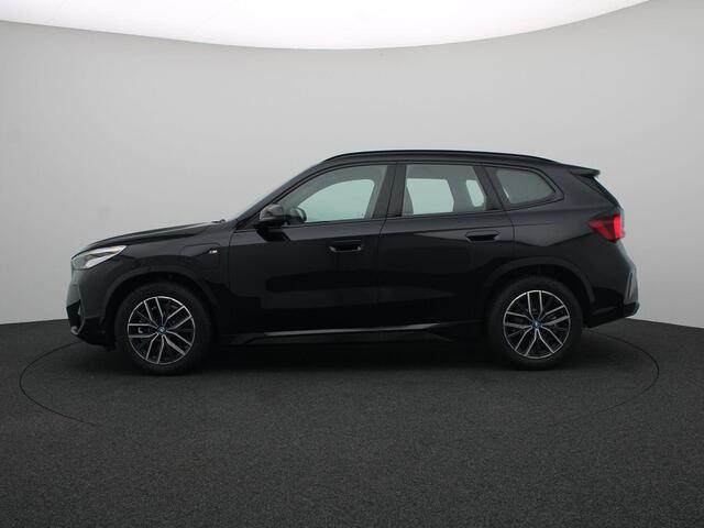 BMW X1 xDrive25e M Sportpakket | M Adaptief onderstel | Achteruitrijcamera | Parking Assistant | 18''