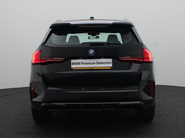BMW X1 xDrive25e M Sportpakket | M Adaptief onderstel | Achteruitrijcamera | Parking Assistant | 18''