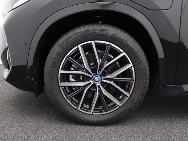 BMW X1 xDrive25e M Sportpakket | M Adaptief onderstel | Achteruitrijcamera | Parking Assistant | 18''