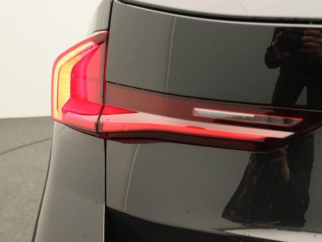 BMW X1 xDrive25e M Sportpakket | M Adaptief onderstel | Achteruitrijcamera | Parking Assistant | 18''