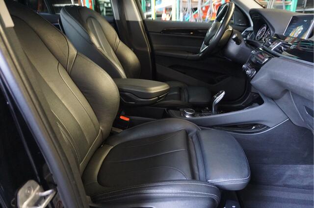 BMW X1 sDrive18i High Executive Automaat + Leer/ Camera/ Xenon/ Elektr.klep/ Keyless/ Garantie!