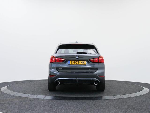 BMW X1 xDrive20i | El. memorystoel | El. A.klep | Stoelverwarming | Nav