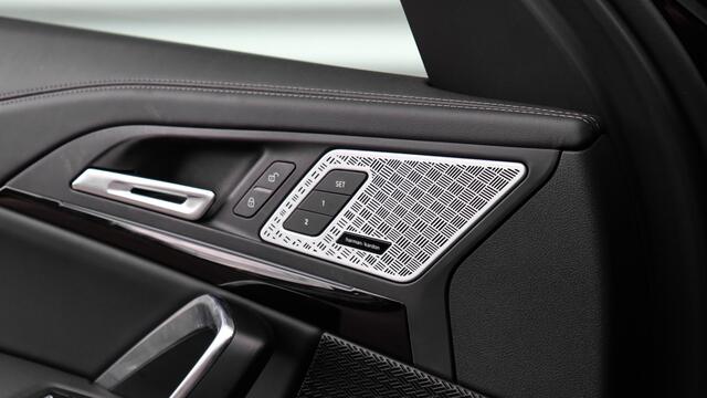 BMW X1 xDrive30e M-Sport Pro | Massage | Harman/Kardon | Panoramadak | Head-up | Trekhaak | Comfort Access