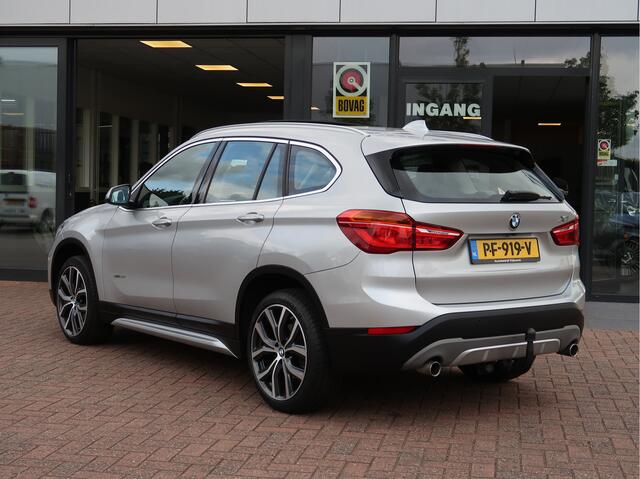 BMW X1 sDrive20i High Executive | Afn. Trekhaak | Panoramadak | Head-up Display |