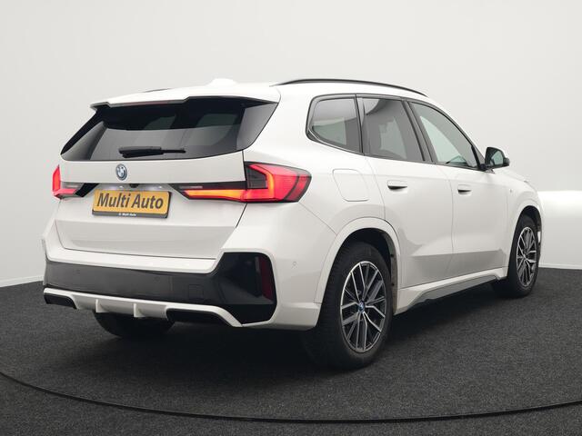 BMW X1 xDrive30e M Sport Plug In Hybrid 326pk Dealer O.H PHEV | Trekhaak Af Fabriek | Head Up | 360 Camera | Adaptive Cruise | Harman Kardon | Alcantara Sportstoelen Memory & Verwarmd | Apple Carplay | Navigatie | Sfeerverlichting |