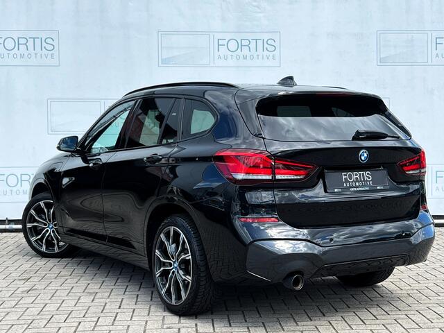 BMW X1 xDrive25e Executive M Sport STOELVERW | PDC | NAVI | 19'INCH | SPORTSTOELEN | DEALER ONDERH |