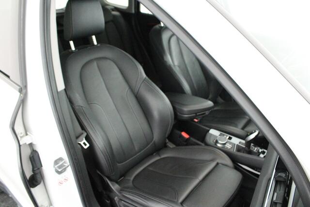 BMW X1 sDrive20i 192pk Orange Edition II Head-Up Keyless Stoelverwarming Leder Navigatie