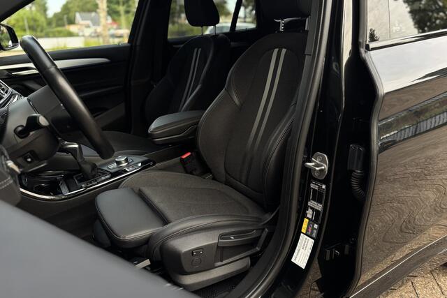 BMW X1 xDrive25e M-Sport | Sportstoelen | Trekhaak | Stoel+Stuurverwarming | Privacy Glas | Navi