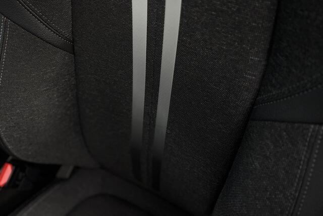 BMW X1 xDrive25e M-Sport | Sportstoelen | Trekhaak | Stoel+Stuurverwarming | Privacy Glas | Navi