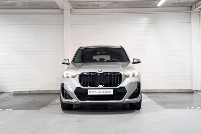 BMW X1 xDrive30e | M-Sport Pro | Travel Pack | Innovation Pack | Comfort Pack | Driving Assistant Professional | Harman/kardon | Panoramadak | Comfort Access | Trekhaak