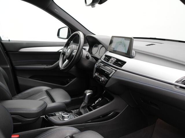 BMW X1 xDrive25e M Sport Plug In Hybrid 222pk Dealer O.H PHEV | Trekhaak Afneembaar | Head Up | Camera | M-Sport Stuur | Lederen Sportstoelen Verwarmd | Keyless | Cruise Control | Navigatie | DAB |