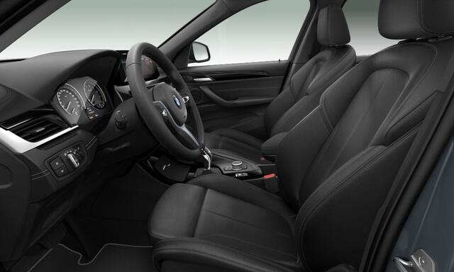 BMW X1 sDrive20i M-Sport - Pano - Trekhaak - Camera - Head-Up - Hifi - Navi Plus