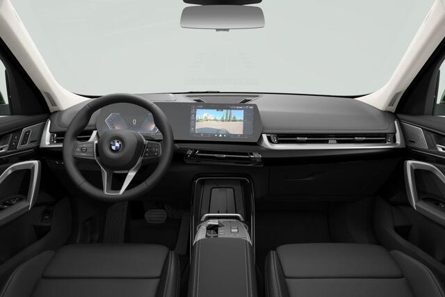 BMW X1 sDrive18i xLine / Head-Up / Harman Kardon / Parking Assistant Plus / Elektrisch verstelbare stoelen / Comfort Access / Trekhaak Zwenkbaar / Stoelverwarming / Getinte ramen