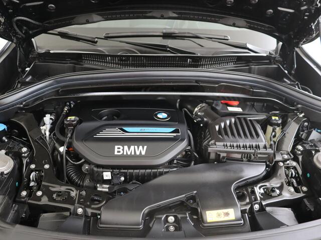 BMW X1 xDrive25e High Executive | Trekhaak | Sunroof | Memory Seat |