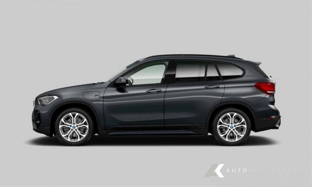 BMW X1 25e xDrive | Sport Line | Stoelverwarming | Panorama | H/K | Keyless | HUD | ACC | Adap. Led | Camera | 18' inch |