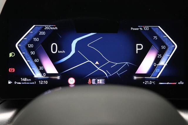 BMW X1 sDrive18i M-Sport | TRAVEL- PACK | PANORAMADAK |TREKHAAK | 20"
