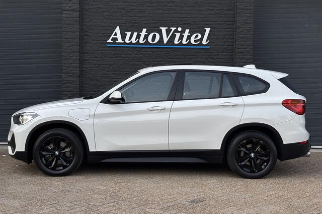 BMW X1 xDrive25e | Panodak | Camera | Stoelverwarming | Inklapbare spiegels | Navi
