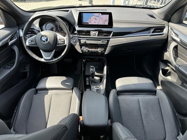 BMW X1 sDrive18i Sport Line Adapt. Cruise | HUD | Camera | Elekt. Klep | Stoelverw,