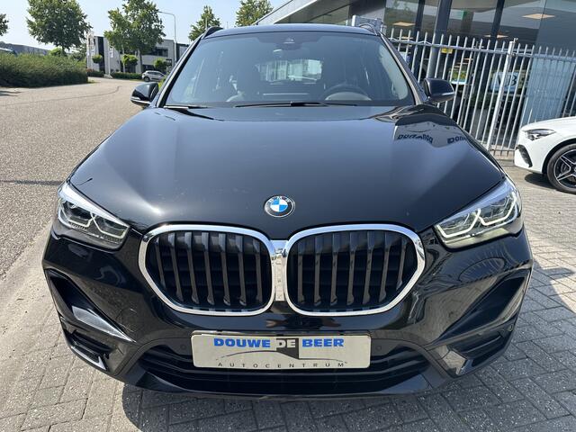 BMW X1 sDrive18i Sport Line Adapt. Cruise | HUD | Camera | Elekt. Klep | Stoelverw,
