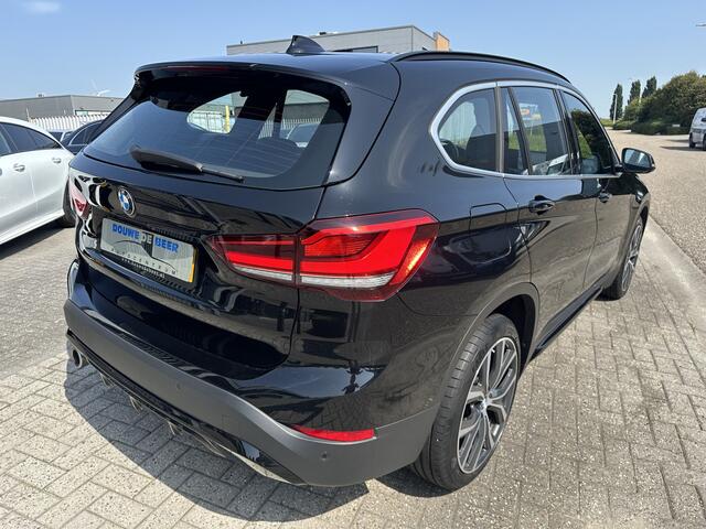 BMW X1 sDrive18i Sport Line Adapt. Cruise | HUD | Camera | Elekt. Klep | Stoelverw,