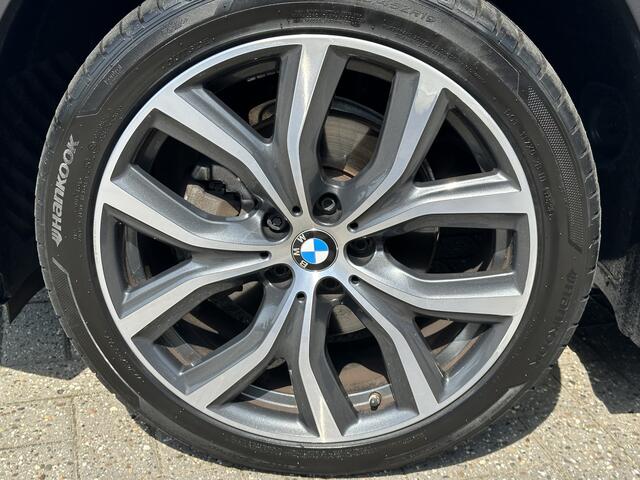 BMW X1 sDrive18i Sport Line Adapt. Cruise | HUD | Camera | Elekt. Klep | Stoelverw,