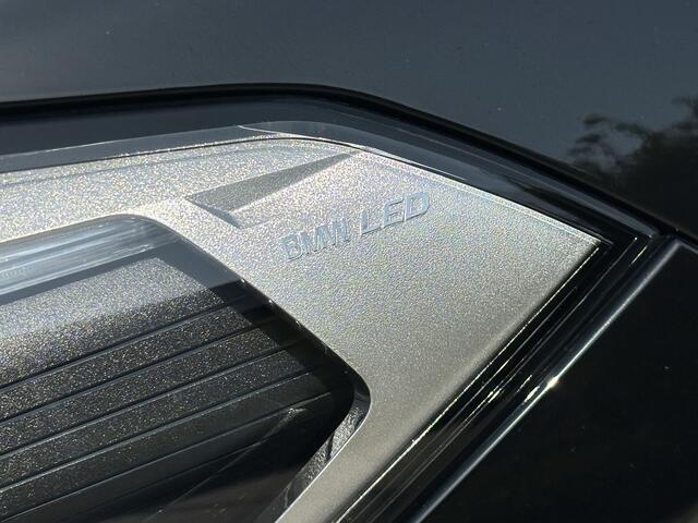 BMW X1 sDrive18i Sport Line Adapt. Cruise | HUD | Camera | Elekt. Klep | Stoelverw,
