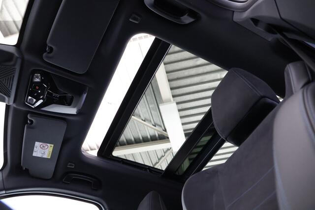 BMW X1 xDrive30e M-Sport Pro / Opendak / Harmankardon / HUD / Pilot assist