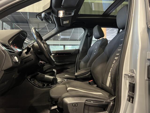BMW X1 sDrive18i Panorama | Navigatie | Stoelverwarming | Zeer nette auto