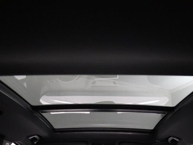 BMW X1 sDrive18i High Executive | M-Pakket | Pano! | Camera | Trekhaak!