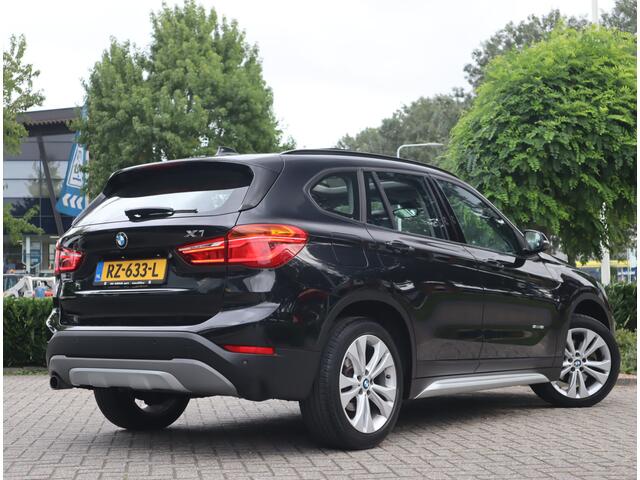 BMW X1 sDrive18i 136 PK High Executive / Panoramadak