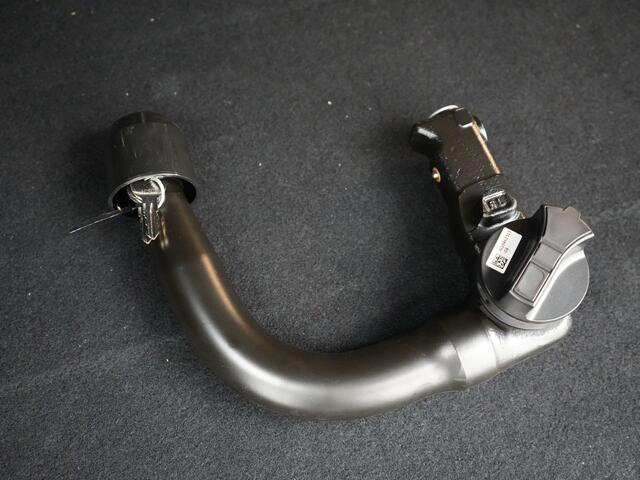 BMW X1 sDrive20i Sportline Automaat 192pk | Afneembare Trekhaak | Panodak | Head Up | Lederen Sportstoelen Verwarmd | Navigatie | Camera | Sfeerverlichting | Virtual | DAB |