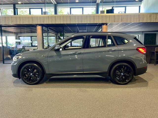 BMW X1 xDrive25e Executive Panorama | Camera | Stoelverwarming | 4x4 | Stormbay metallic