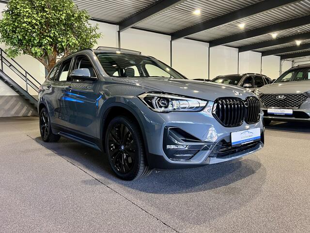 BMW X1 xDrive25e Executive Panorama | Camera | Stoelverwarming | 4x4 | Stormbay metallic