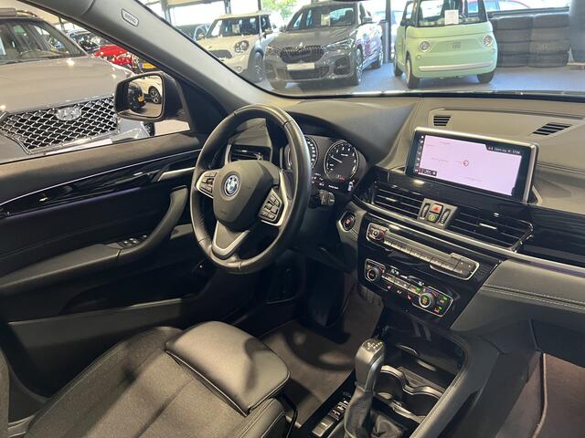 BMW X1 xDrive25e Executive Panorama | Camera | Stoelverwarming | 4x4 | Stormbay metallic