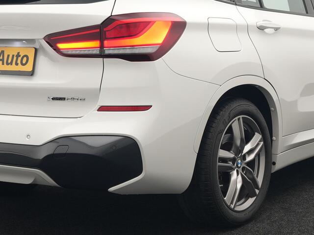 BMW X1 xDrive25e M Sport Plug in Hybrid 221pk Dealer O.H | PHEV | Panodak | Carplay | LED | DAB | Sportstoelen Verwarmd | Navi Prof |