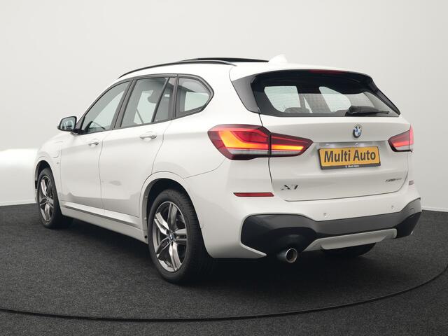 BMW X1 xDrive25e M Sport Plug in Hybrid 221pk Dealer O.H | PHEV | Panodak | Carplay | LED | DAB | Sportstoelen Verwarmd | Navi Prof |