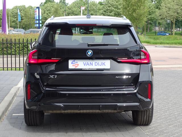 BMW X1 xDrive25e M Sportpakket Shadow-line Adaptief M-onderstel Sportstoelen Driving Assistant Plus Luxury Dashboard 18" LM Velgen