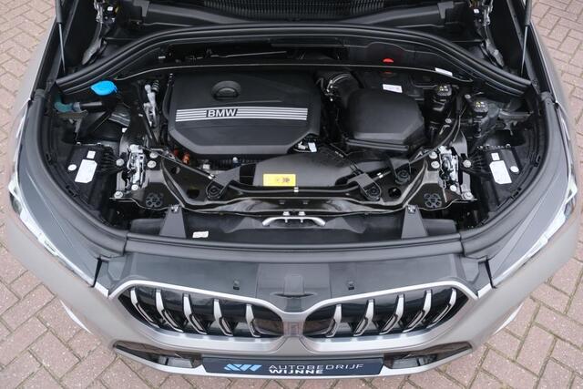 BMW X1 xDrive25e 245pk Aut. M Sport | Navi | Climate | Keyless | Camera | Alcatara | Elektrische Achterklep | Stoelverwarming | PDC